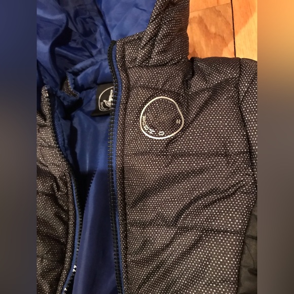 Body Glove brand warm winter coat in 4T -play condition for logo - Picture 2 of 4